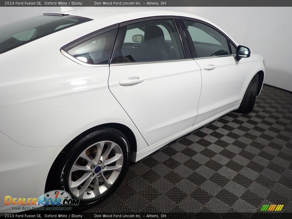 2019 Ford Fusion SE Oxford White / Ebony Photo #19