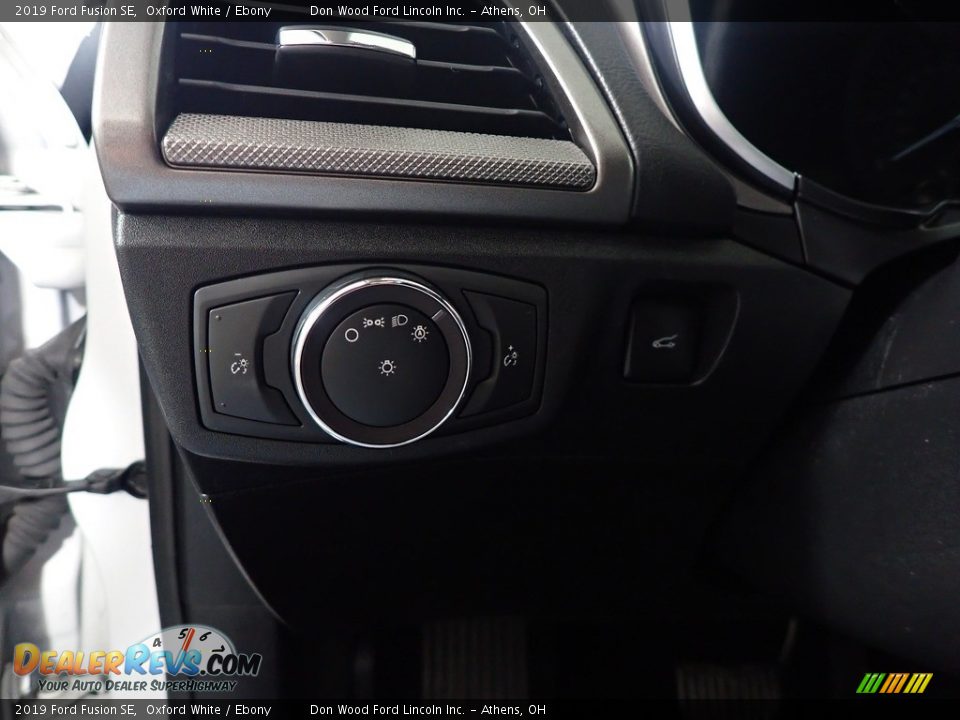 2019 Ford Fusion SE Oxford White / Ebony Photo #32