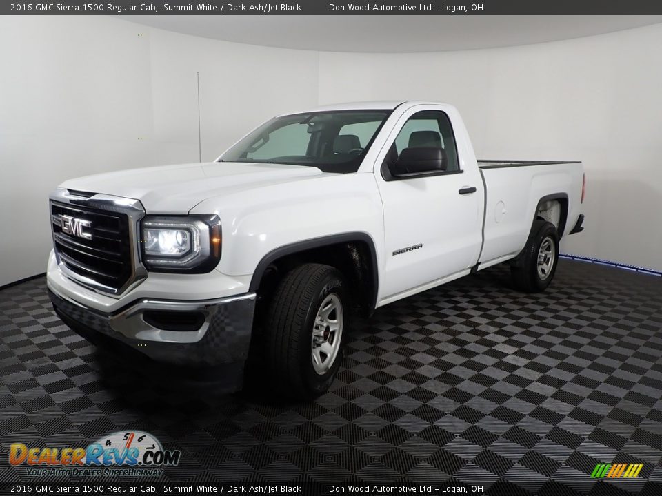 Front 3/4 View of 2016 GMC Sierra 1500 Regular Cab Photo #5