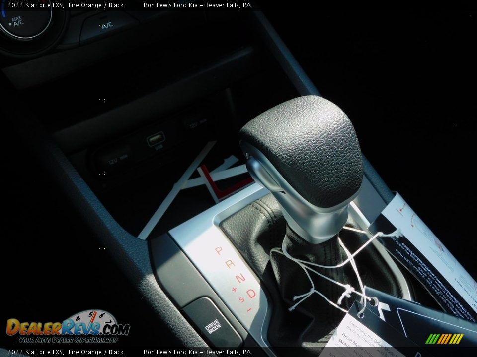 2022 Kia Forte LXS Fire Orange / Black Photo #18