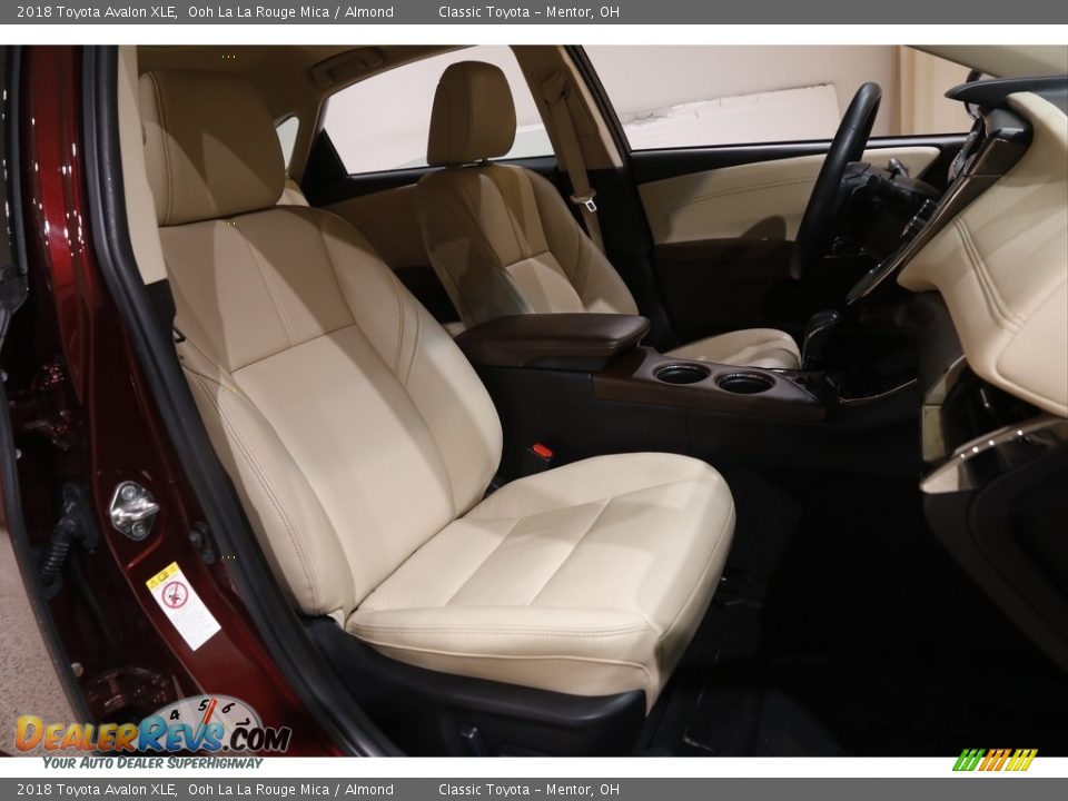 2018 Toyota Avalon XLE Ooh La La Rouge Mica / Almond Photo #17