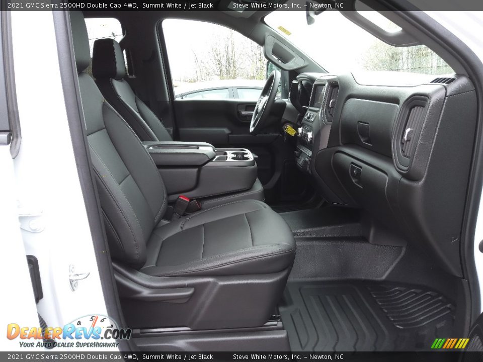 Front Seat of 2021 GMC Sierra 2500HD Double Cab 4WD Photo #15
