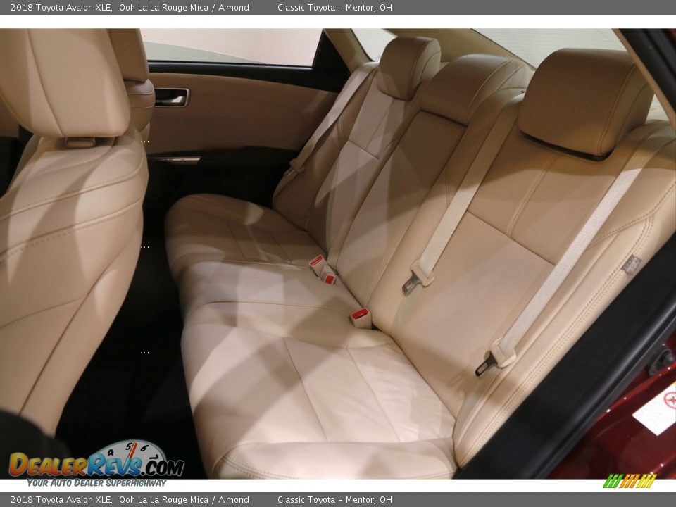 2018 Toyota Avalon XLE Ooh La La Rouge Mica / Almond Photo #19