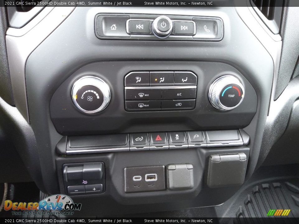 Controls of 2021 GMC Sierra 2500HD Double Cab 4WD Photo #22