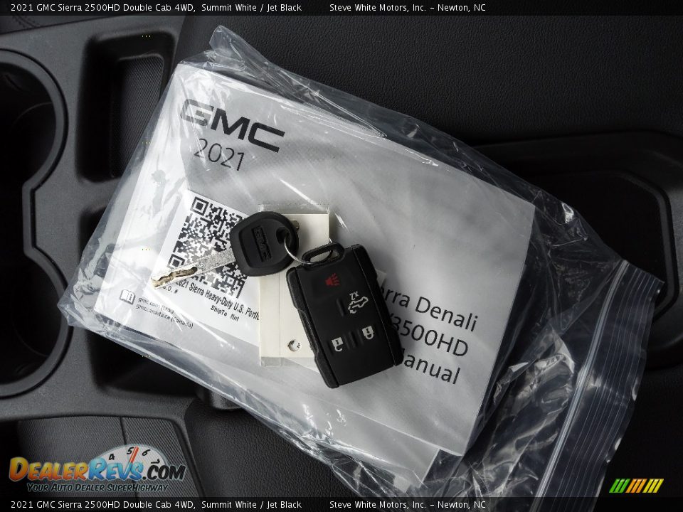 Keys of 2021 GMC Sierra 2500HD Double Cab 4WD Photo #23