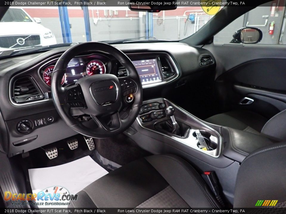 Black Interior - 2018 Dodge Challenger R/T Scat Pack Photo #15