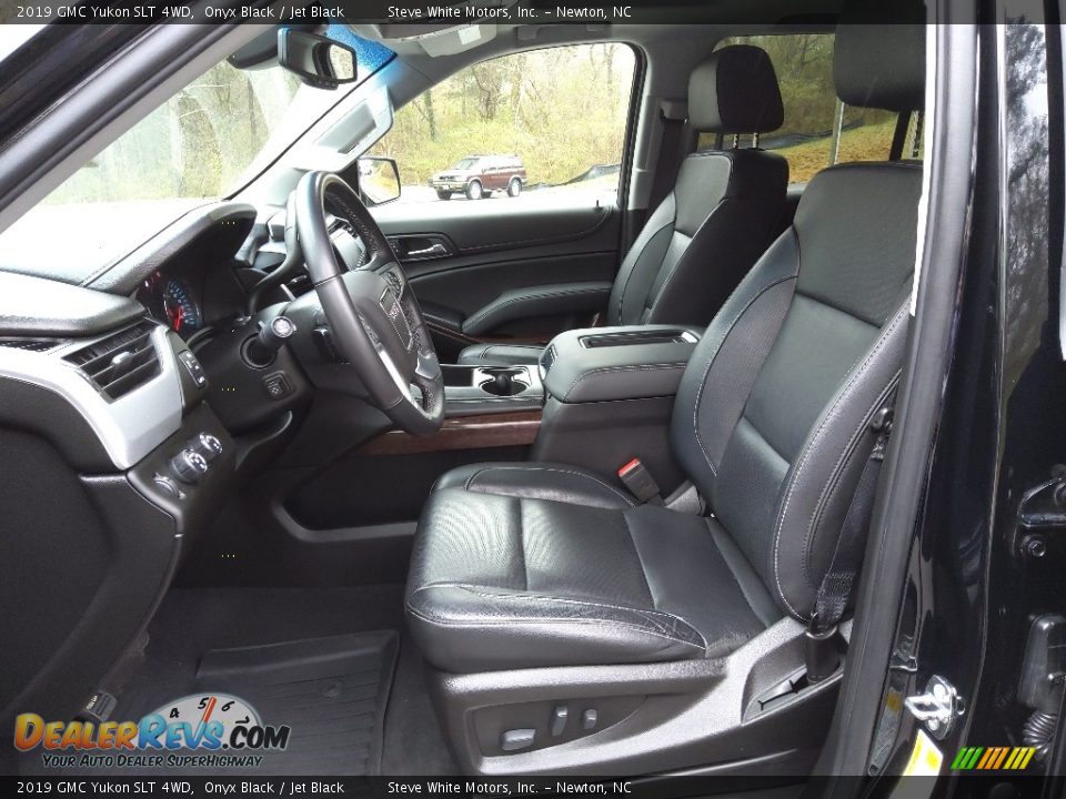 Front Seat of 2019 GMC Yukon SLT 4WD Photo #13