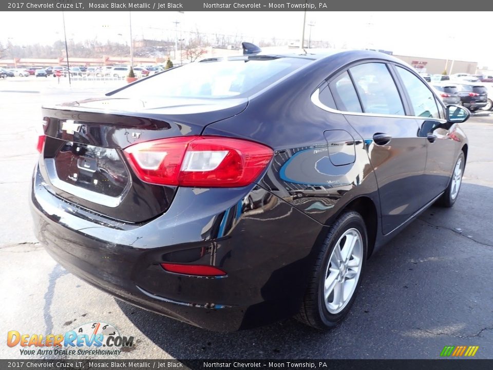 2017 Chevrolet Cruze LT Mosaic Black Metallic / Jet Black Photo #8