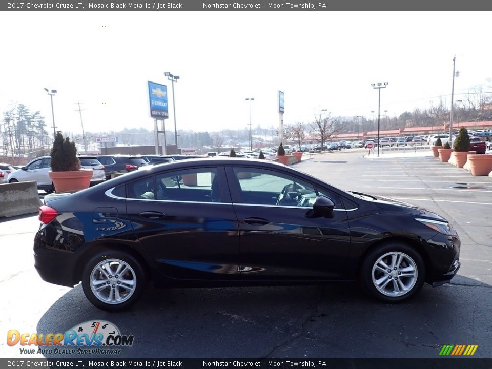 2017 Chevrolet Cruze LT Mosaic Black Metallic / Jet Black Photo #10