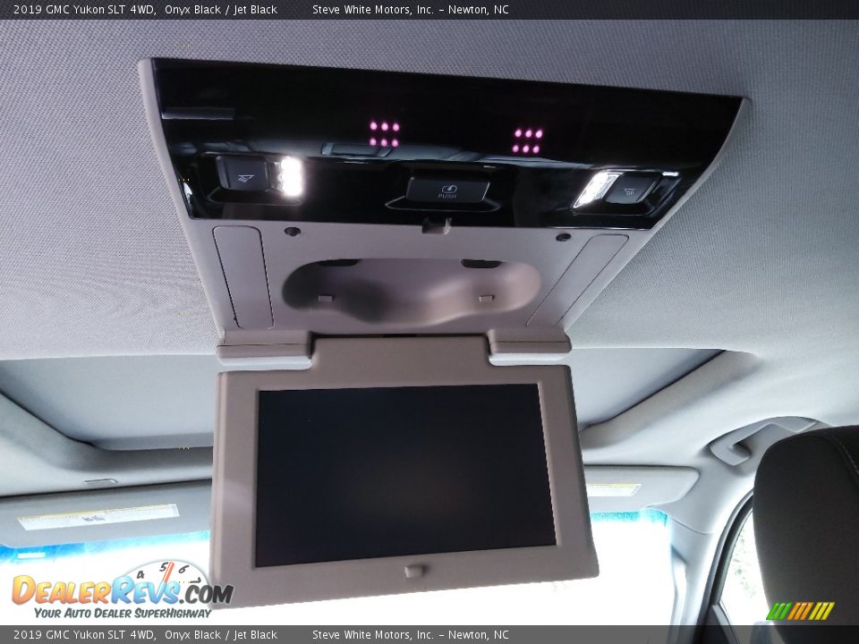 Entertainment System of 2019 GMC Yukon SLT 4WD Photo #19