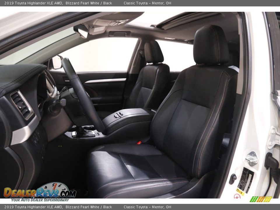 2019 Toyota Highlander XLE AWD Blizzard Pearl White / Black Photo #5