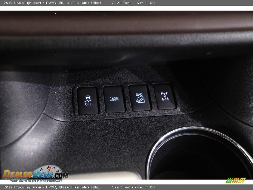 2019 Toyota Highlander XLE AWD Blizzard Pearl White / Black Photo #16