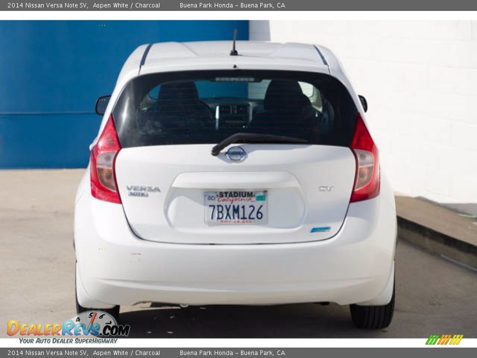 2014 Nissan Versa Note SV Aspen White / Charcoal Photo #9