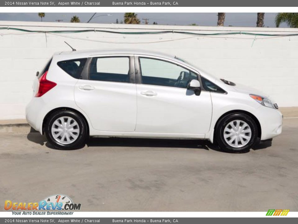 2014 Nissan Versa Note SV Aspen White / Charcoal Photo #10