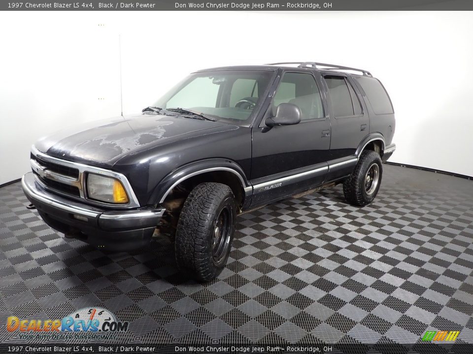 1997 Chevrolet Blazer LS 4x4 Black / Dark Pewter Photo #5