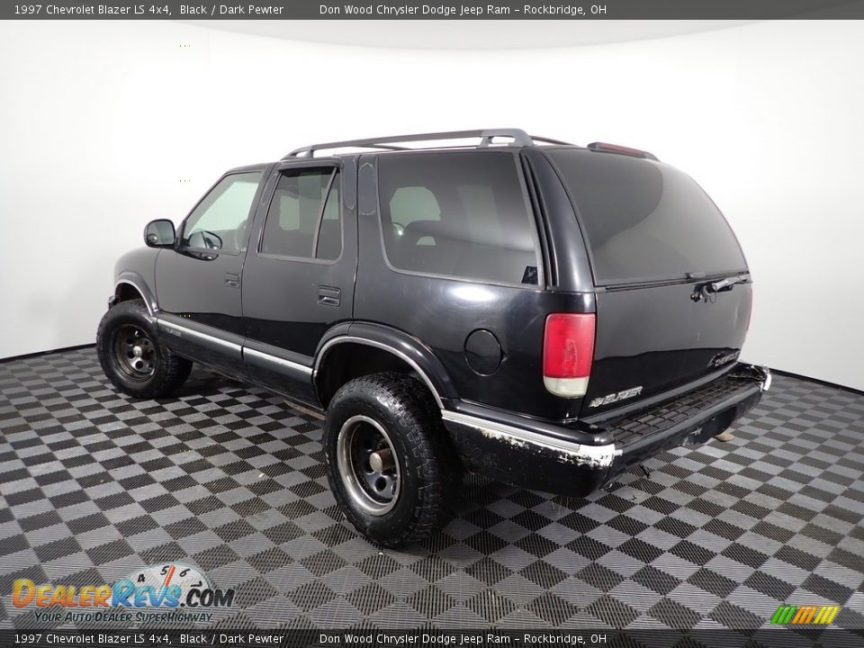 1997 Chevrolet Blazer LS 4x4 Black / Dark Pewter Photo #7