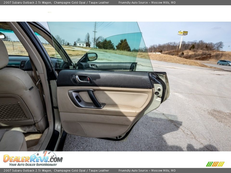 2007 Subaru Outback 2.5i Wagon Champagne Gold Opal / Taupe Leather Photo #24