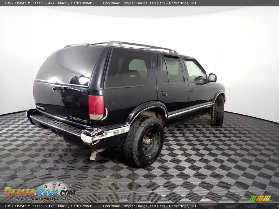 1997 Chevrolet Blazer LS 4x4 Black / Dark Pewter Photo #11