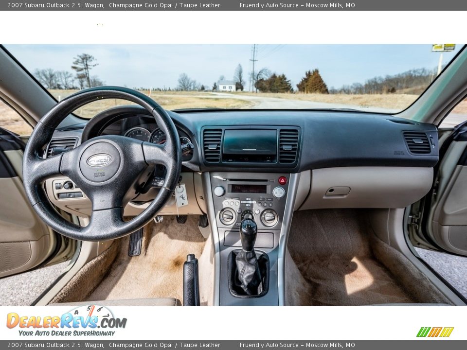 2007 Subaru Outback 2.5i Wagon Champagne Gold Opal / Taupe Leather Photo #29