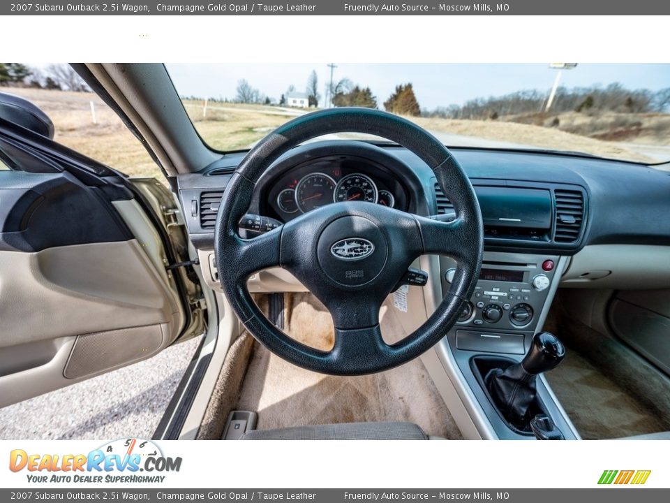 2007 Subaru Outback 2.5i Wagon Champagne Gold Opal / Taupe Leather Photo #30