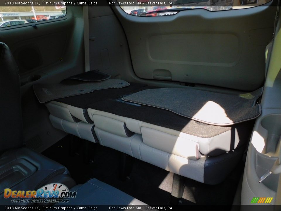 2018 Kia Sedona LX Platinum Graphite / Camel Beige Photo #13