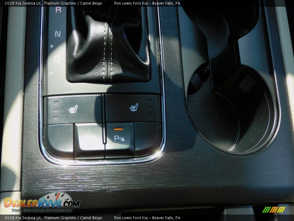 2018 Kia Sedona LX Platinum Graphite / Camel Beige Photo #19