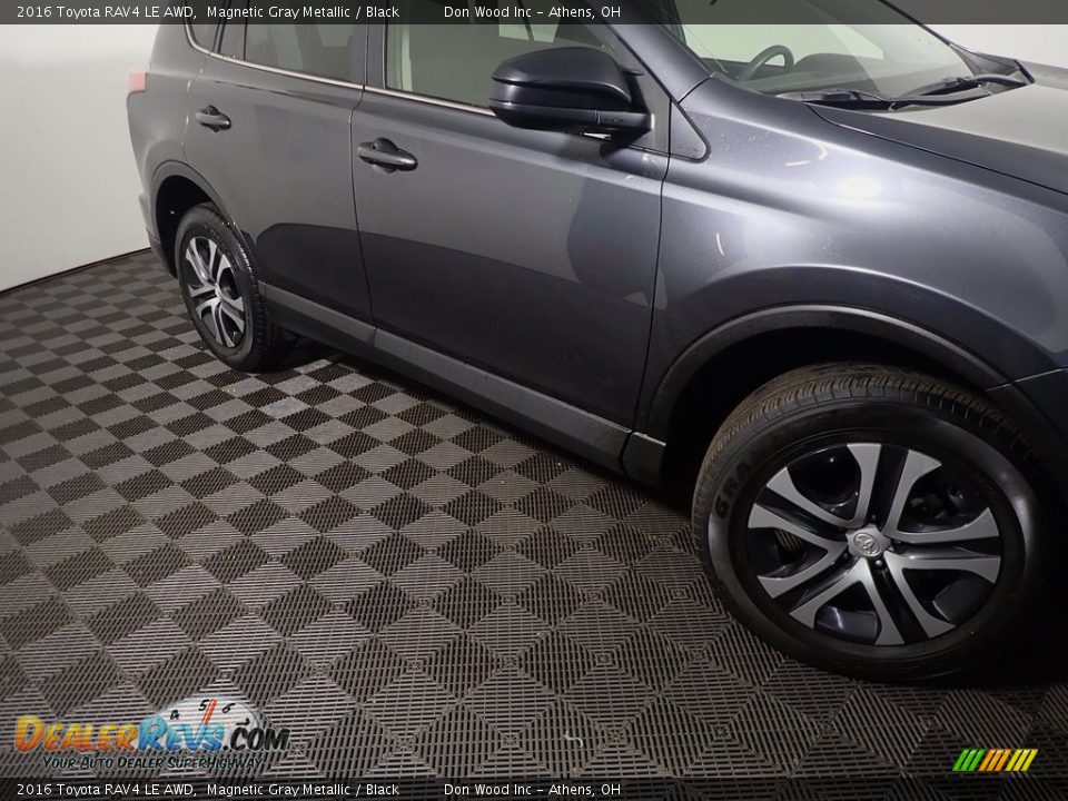 2016 Toyota RAV4 LE AWD Magnetic Gray Metallic / Black Photo #4