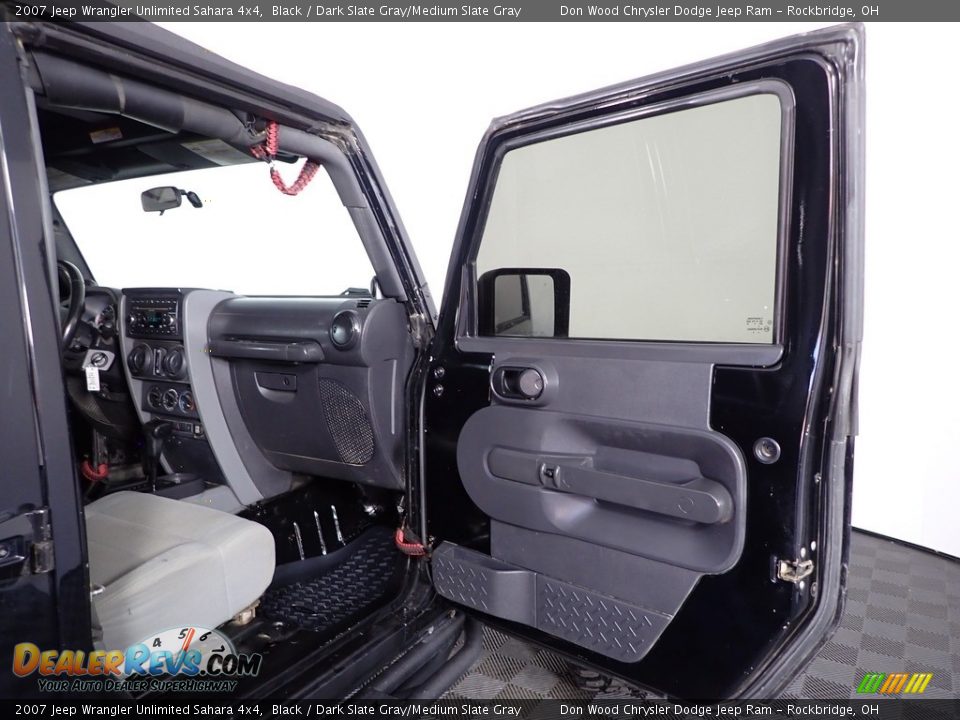 2007 Jeep Wrangler Unlimited Sahara 4x4 Black / Dark Slate Gray/Medium Slate Gray Photo #22