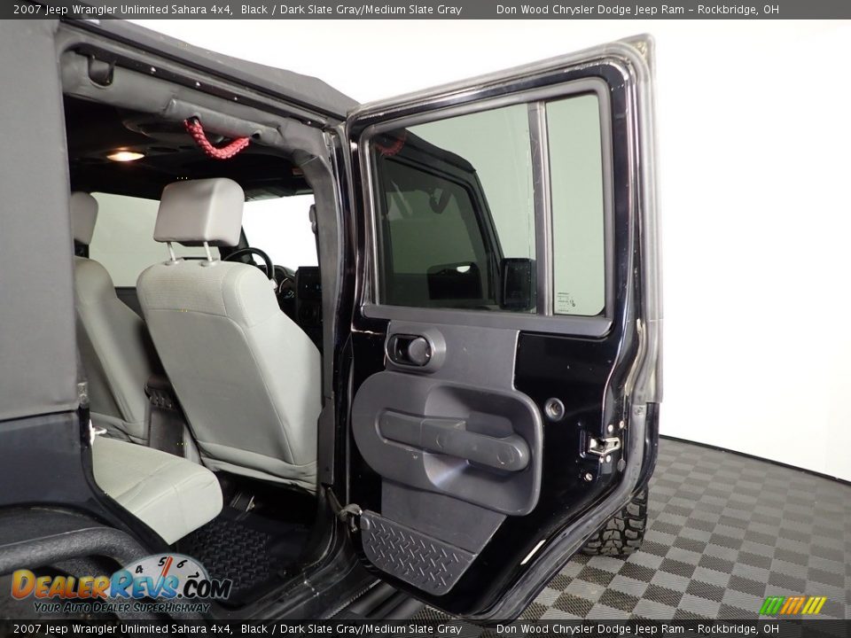 2007 Jeep Wrangler Unlimited Sahara 4x4 Black / Dark Slate Gray/Medium Slate Gray Photo #24
