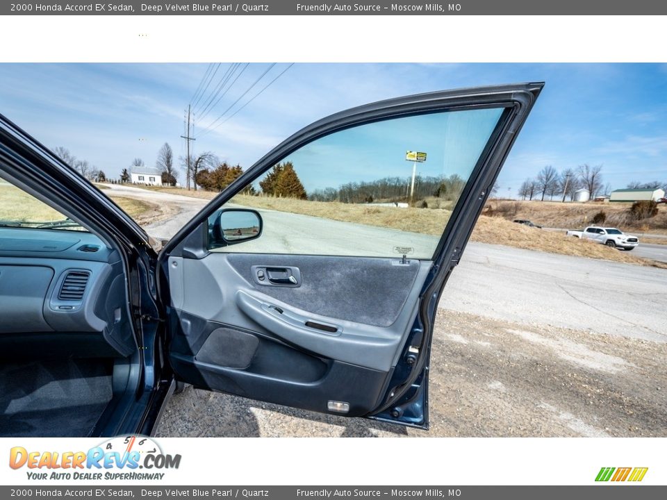 Door Panel of 2000 Honda Accord EX Sedan Photo #26