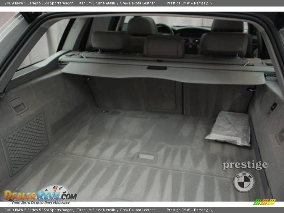 2009 BMW 5 Series 535xi Sports Wagon Titanium Silver Metallic / Grey Dakota Leather Photo #3