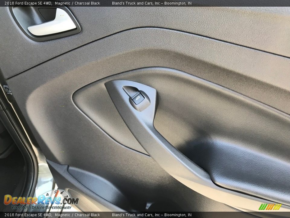 2018 Ford Escape SE 4WD Magnetic / Charcoal Black Photo #27