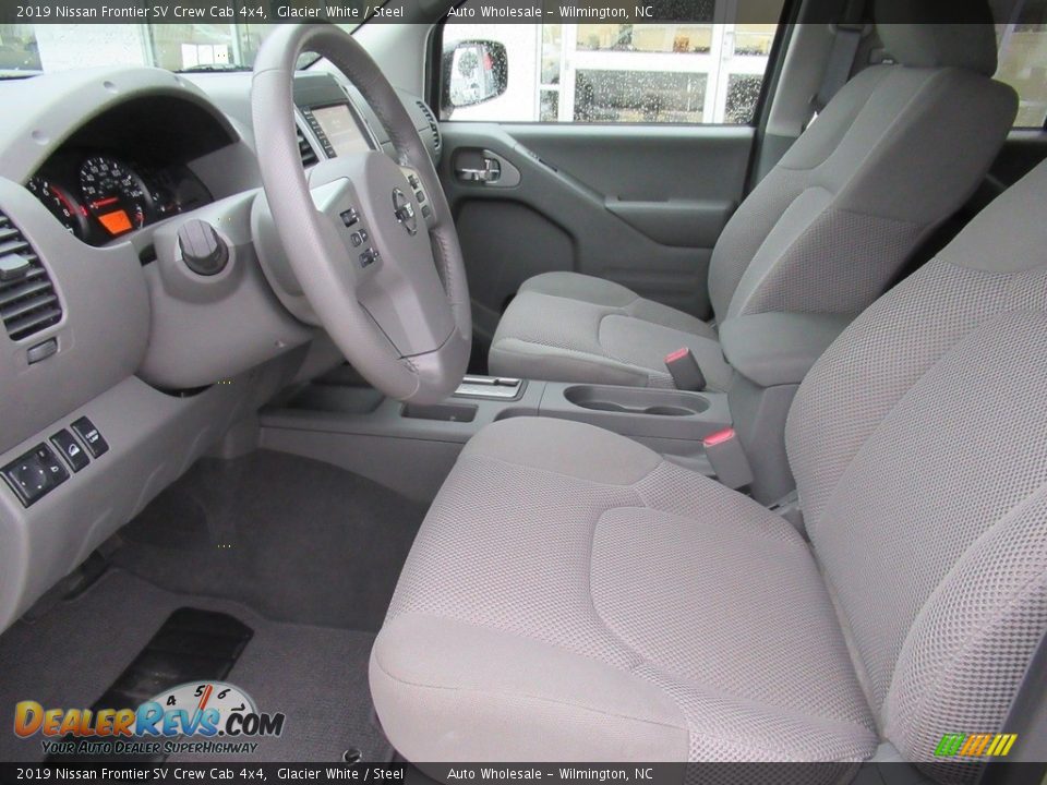 Front Seat of 2019 Nissan Frontier SV Crew Cab 4x4 Photo #11