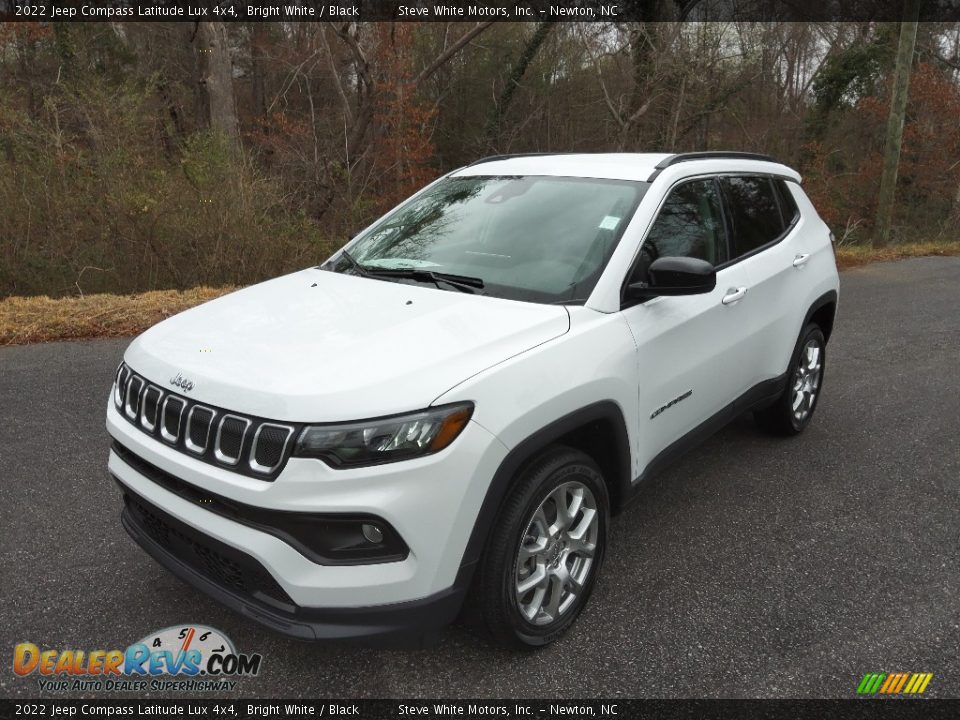 2022 Jeep Compass Latitude Lux 4x4 Bright White / Black Photo #2