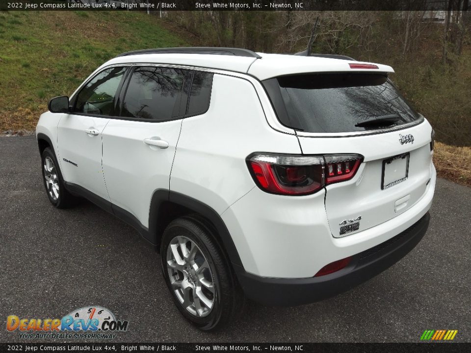 2022 Jeep Compass Latitude Lux 4x4 Bright White / Black Photo #8