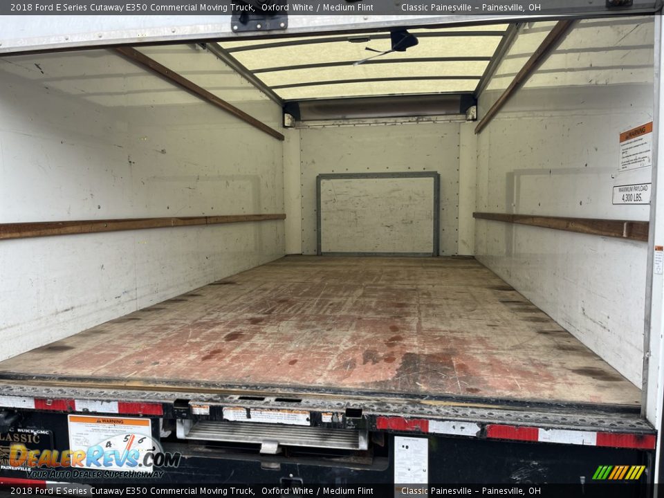 2018 Ford E Series Cutaway E350 Commercial Moving Truck Oxford White / Medium Flint Photo #12