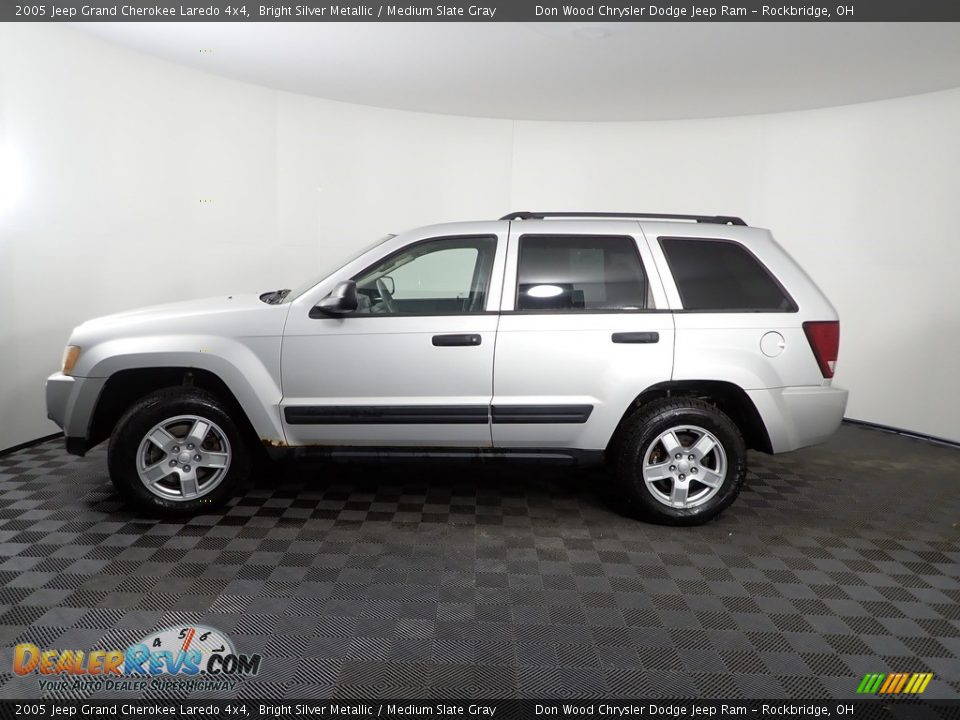 2005 Jeep Grand Cherokee Laredo 4x4 Bright Silver Metallic / Medium Slate Gray Photo #4