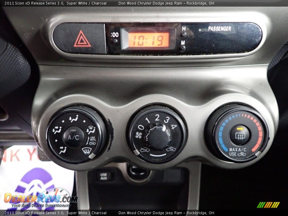 2011 Scion xD Release Series 3.0 Super White / Charcoal Photo #19