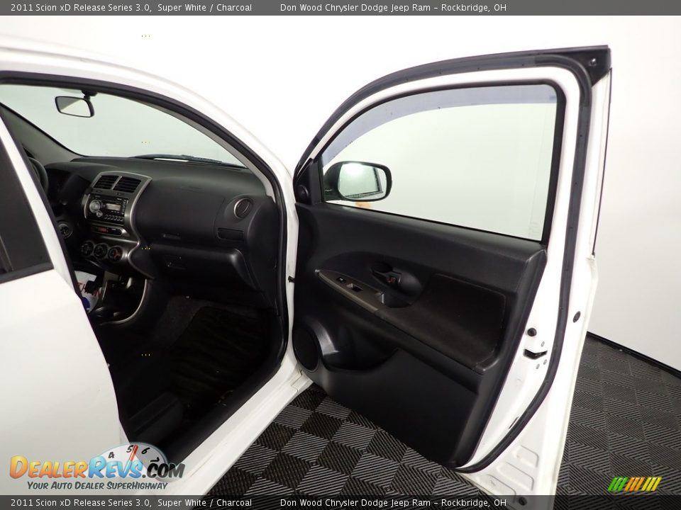 2011 Scion xD Release Series 3.0 Super White / Charcoal Photo #25