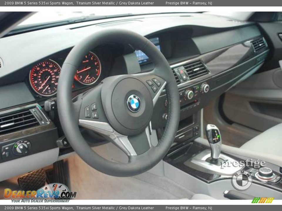 2009 BMW 5 Series 535xi Sports Wagon Titanium Silver Metallic / Grey Dakota Leather Photo #9