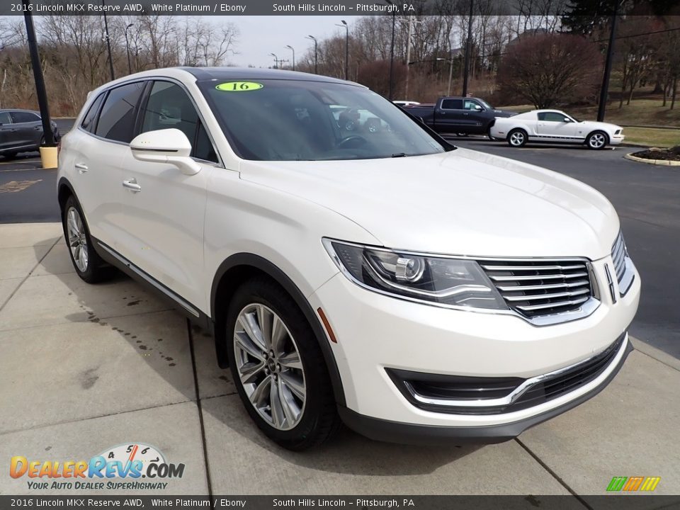 Front 3/4 View of 2016 Lincoln MKX Reserve AWD Photo #8