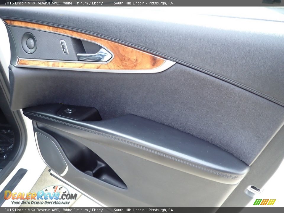 Door Panel of 2016 Lincoln MKX Reserve AWD Photo #13