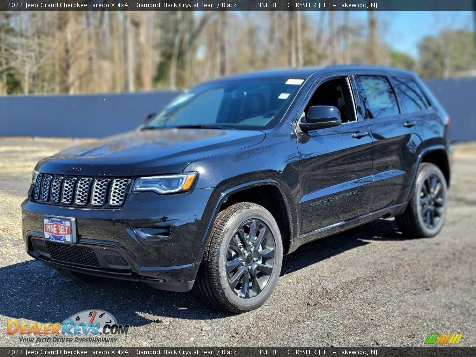 2022 Jeep Grand Cherokee Laredo X 4x4 Diamond Black Crystal Pearl / Black Photo #1