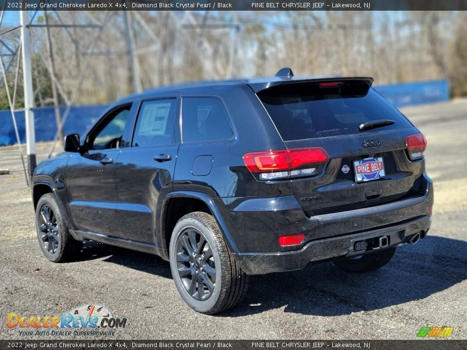 2022 Jeep Grand Cherokee Laredo X 4x4 Diamond Black Crystal Pearl / Black Photo #4