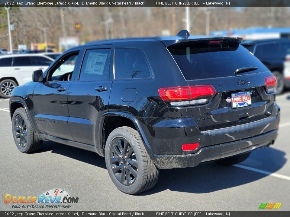 2022 Jeep Grand Cherokee Laredo X 4x4 Diamond Black Crystal Pearl / Black Photo #4