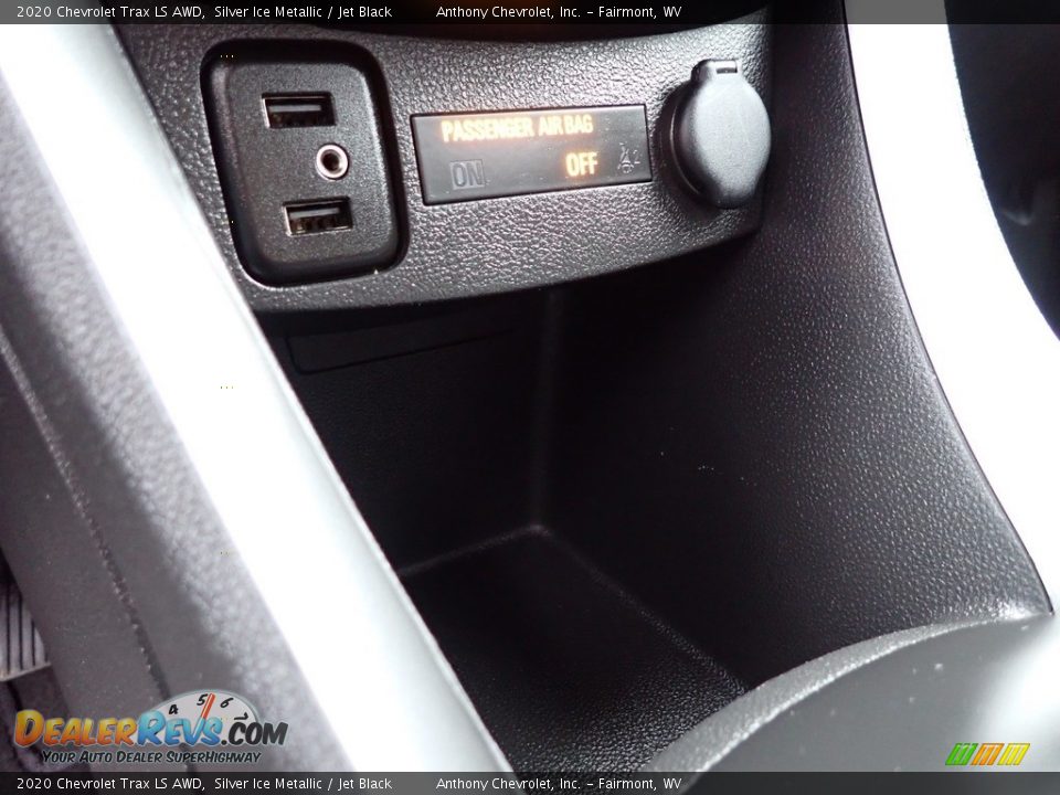 2020 Chevrolet Trax LS AWD Silver Ice Metallic / Jet Black Photo #16