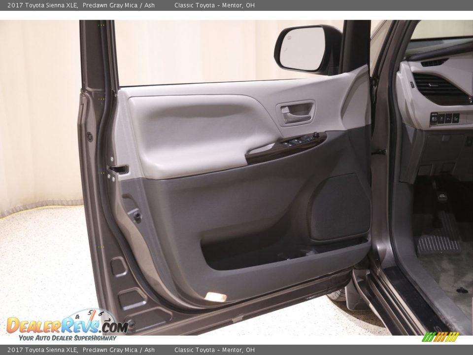 2017 Toyota Sienna XLE Predawn Gray Mica / Ash Photo #4