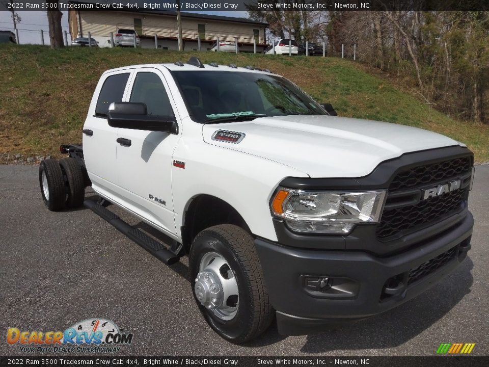 2022 Ram 3500 Tradesman Crew Cab 4x4 Bright White / Black/Diesel Gray Photo #4