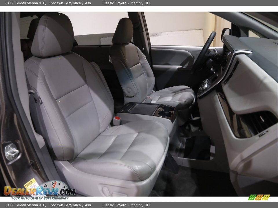 2017 Toyota Sienna XLE Predawn Gray Mica / Ash Photo #17