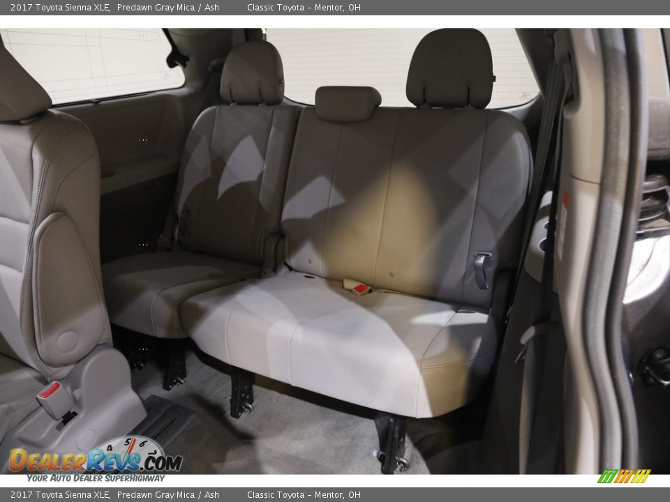 2017 Toyota Sienna XLE Predawn Gray Mica / Ash Photo #20